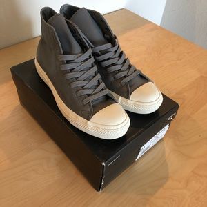 Converse chuck taylor (vintage, hard find)